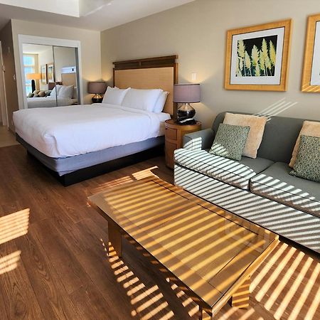 Watermark Beach Resort Osoyoos Bagian luar foto