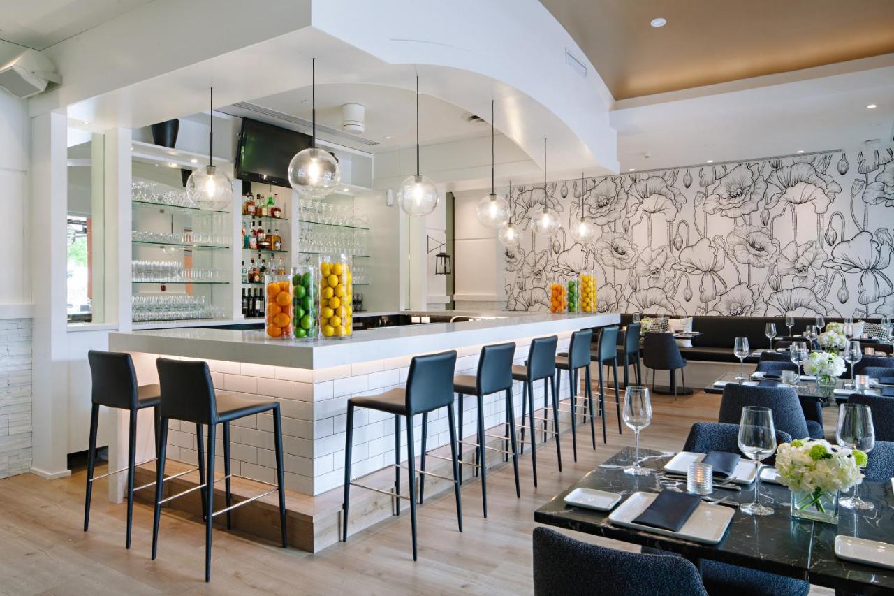 Watermark Beach Resort Osoyoos Bagian luar foto