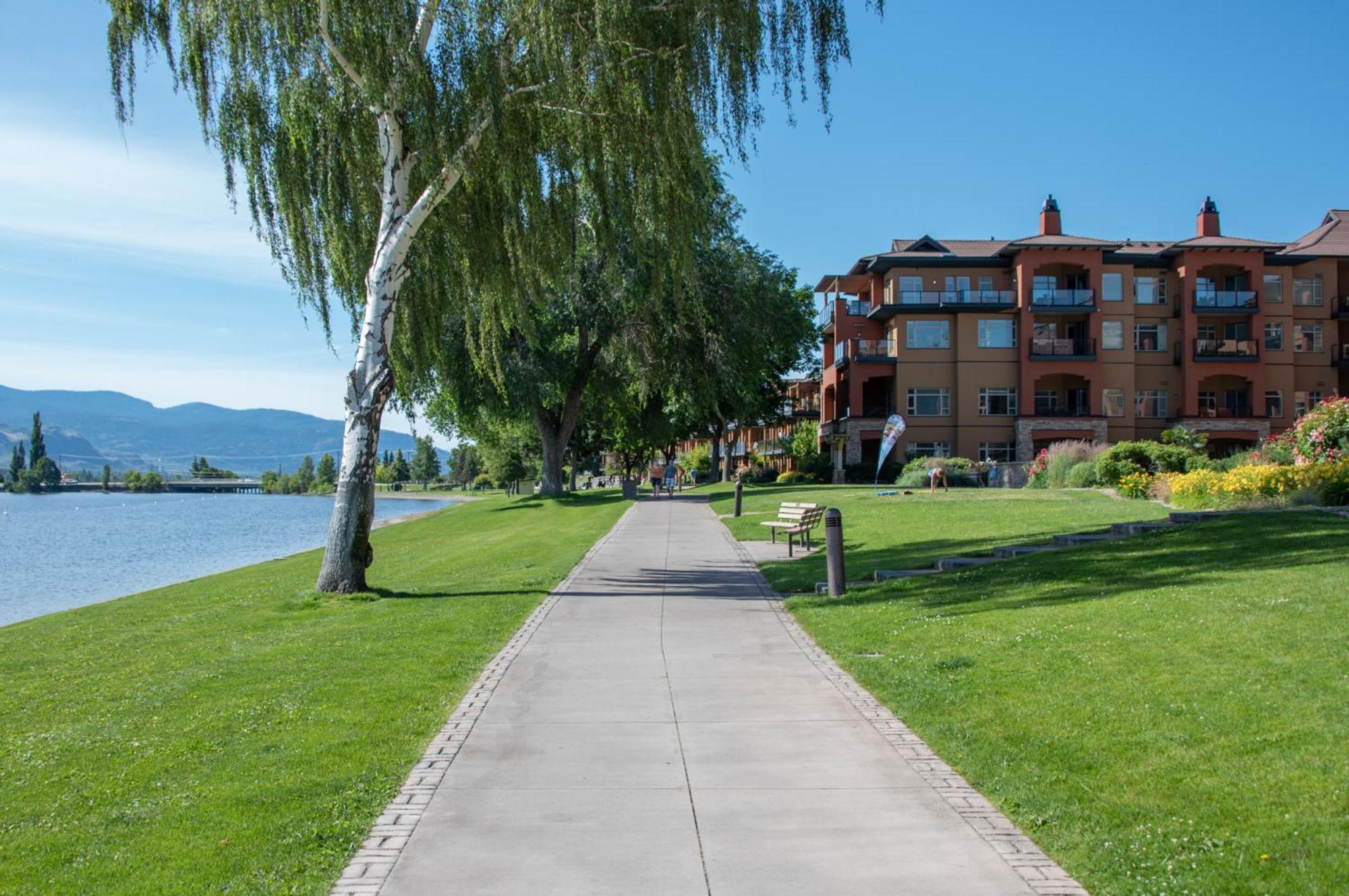Watermark Beach Resort Osoyoos Bagian luar foto
