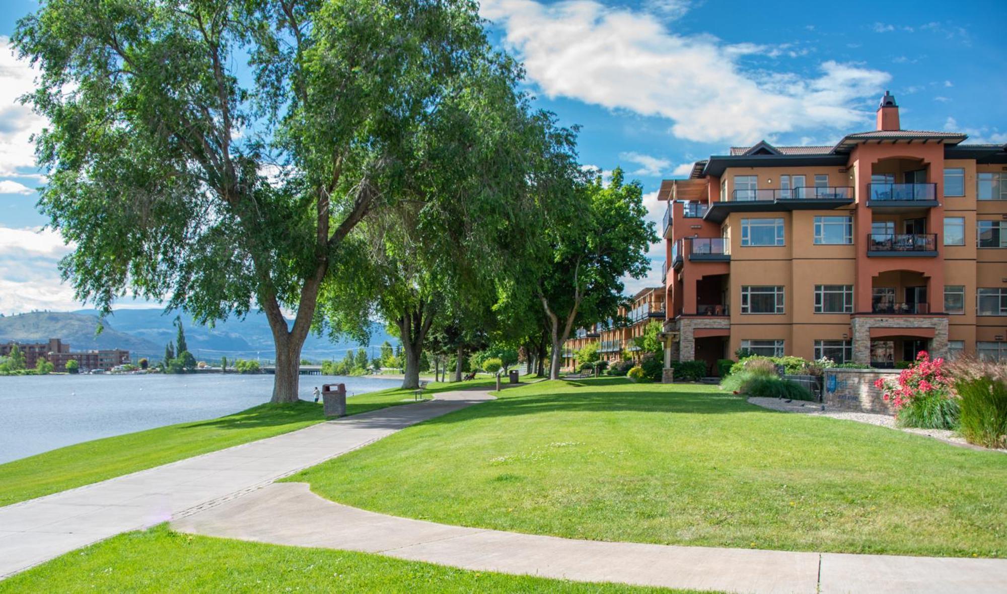 Watermark Beach Resort Osoyoos Bagian luar foto