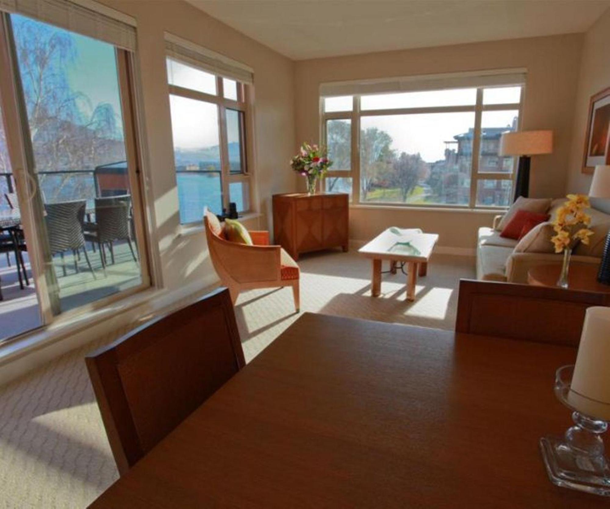 Watermark Beach Resort Osoyoos Bagian luar foto