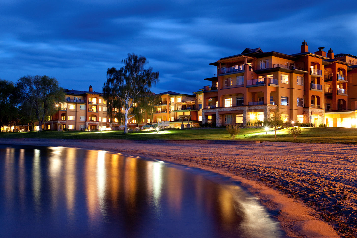 Watermark Beach Resort Osoyoos Bagian luar foto